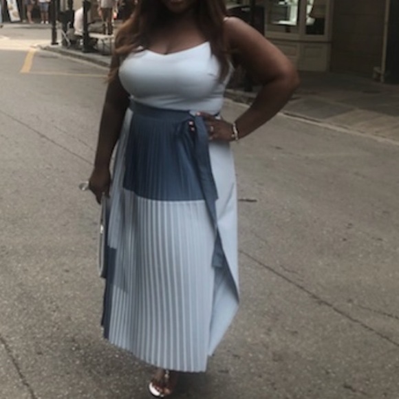 Spaghetti  adjustable strapped pleases skirt dress - Picture 2 of 2